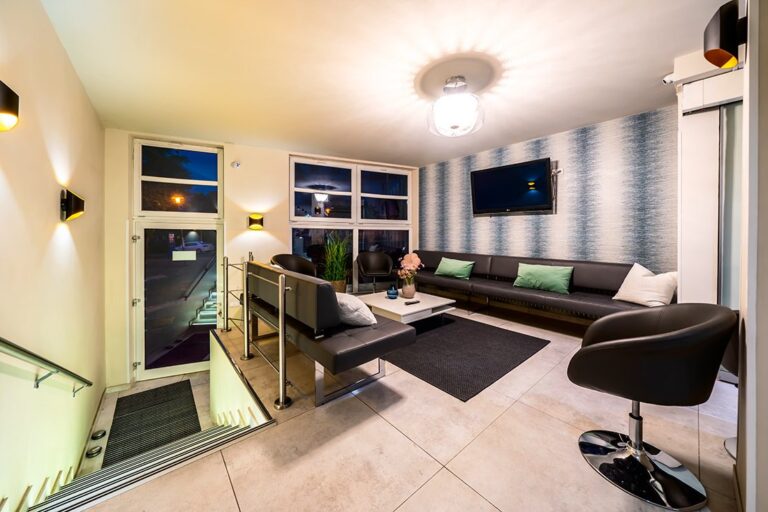 dr albert urszan hungarian plastic surgeon 03 768x512